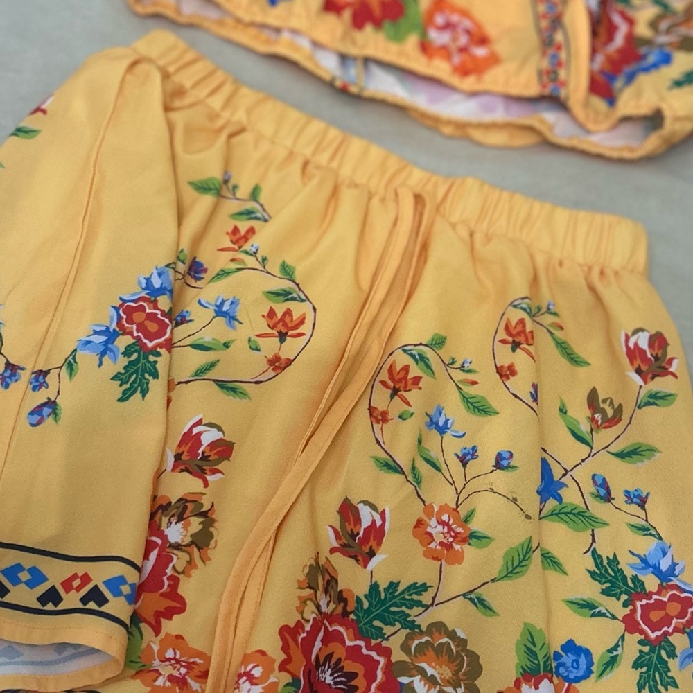Two Piece Floral Set - Picture 4 of 4